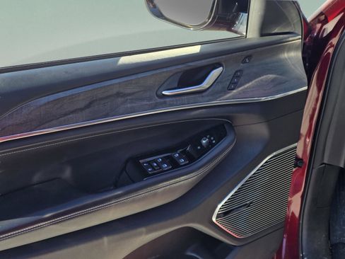 Used 2022 Jeep Grand Cherokee L Overland w/ Advanced Protech Group III image 10