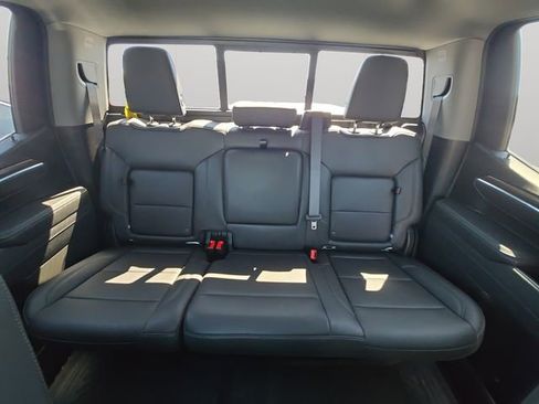 Used 2025 Chevrolet Silverado 1500 LT Trail Boss w/ Convenience Package II image 16