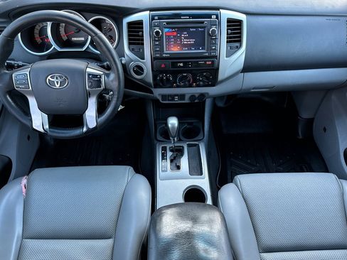 Used 2012 Toyota Tacoma 4x4 Double Cab image 4