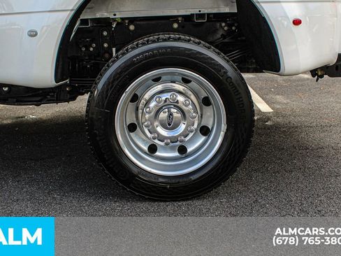 Used 2024 Ford F450 Platinum w/ FX4 Off-Road Package image 15