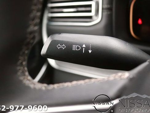 Used 2024 Jeep Wagoneer Series II image 28