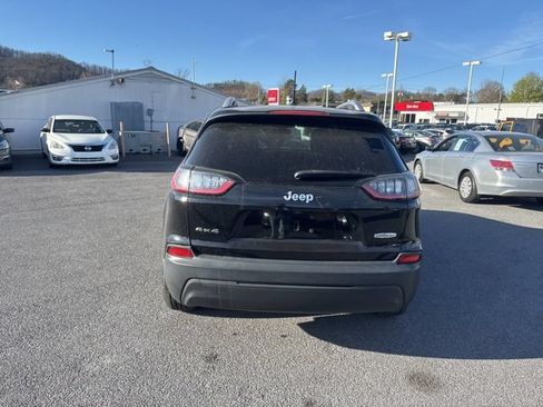 Used 2019 Jeep Cherokee Latitude w/ Cold Weather Group AWD/4WD image 7