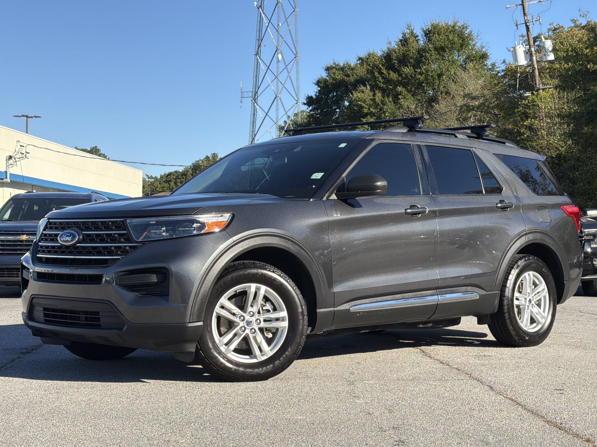 Used 2020 Ford Explorer XLT w/ Class III Trailer Tow Package AWD/4WD image 1