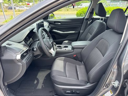 Certified 2025 Nissan Altima 2.5 SV w/ SV Premium Package FWD image 18