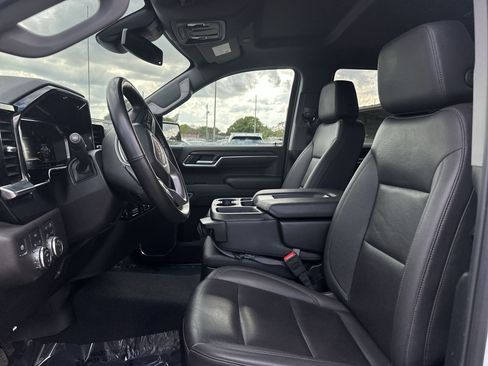 Used 2025 GMC Sierra 1500 SLT AWD/4WD image 13