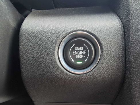 Used 2026 GMC Acadia Elevation w/ Elevation Premium Package FWD image 17