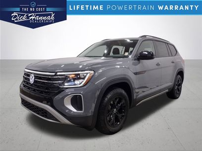 New 2025 Volkswagen Atlas Peak Edition SE