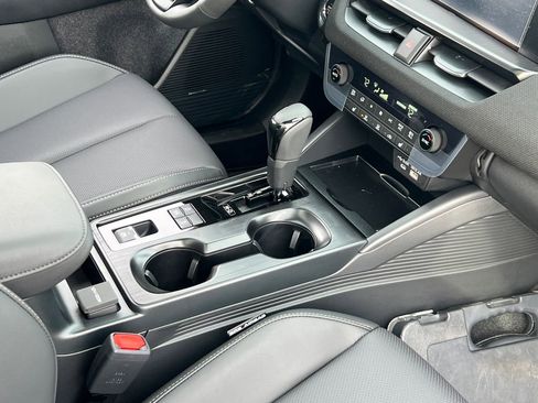 New 2026 Subaru Outback Limited AWD/4WD image 11