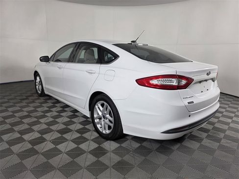 Used 2015 Ford Fusion SE image 7
