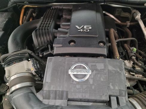 Used 2014 Nissan Frontier SV w/ SV Value Truck Package RWD image 30