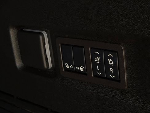 Used 2024 GMC Yukon Denali AWD/4WD image 28
