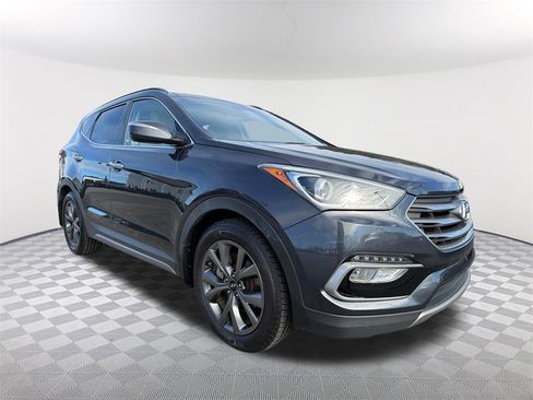 Used 2017 Hyundai Santa Fe Sport image 3