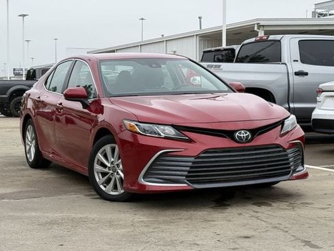 Used 2023 Toyota Camry LE FWD image 2
