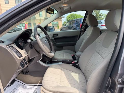 Used 2009 Ford Focus SE FWD image 9