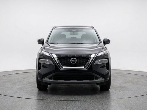 Used 2025 Nissan Rogue SV AWD/4WD image 2