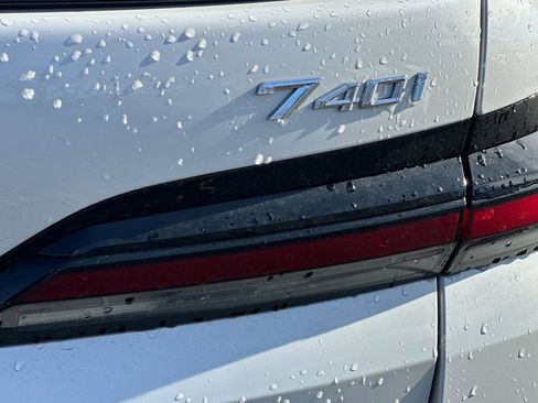 Certified 2023 BMW 740i image 39