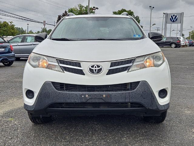 Used 2014 Toyota RAV4 LE AWD/4WD image 2