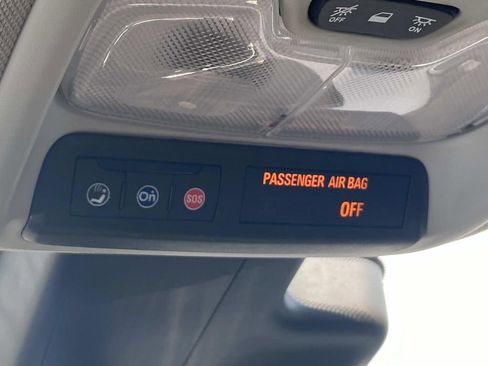 Used 2022 Chevrolet Bolt EUV Premier w/ Sun & Sound Package image 32