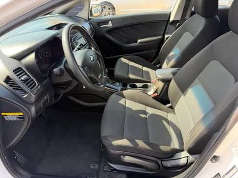 Used 2017 Kia Forte LX FWD image 9