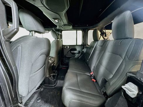 Used 2018 Jeep Wrangler Unlimited Sport S AWD/4WD image 23