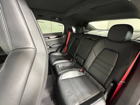 Certified 2026 Porsche Cayenne GTS AWD/4WD image 43