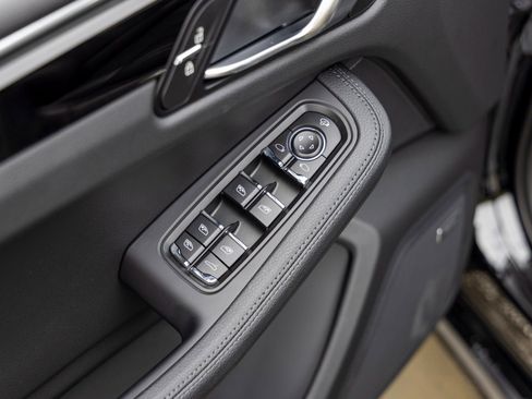 New 2026 Porsche Macan AWD/4WD image 25