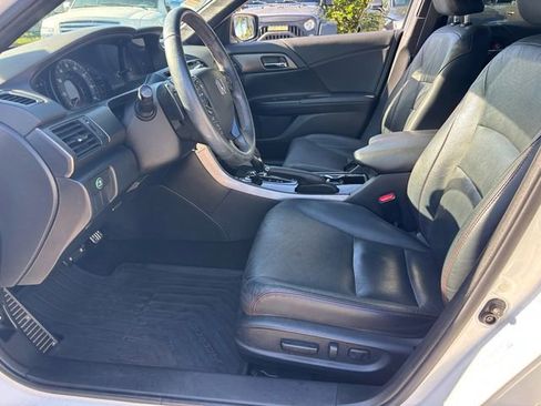 Used 2017 Honda Accord Sport Special Edition image 11
