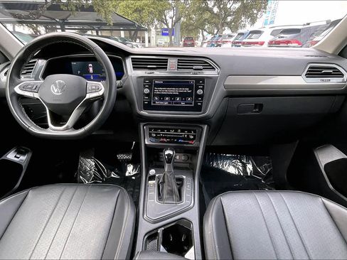 Used 2022 Volkswagen Tiguan SE image 15