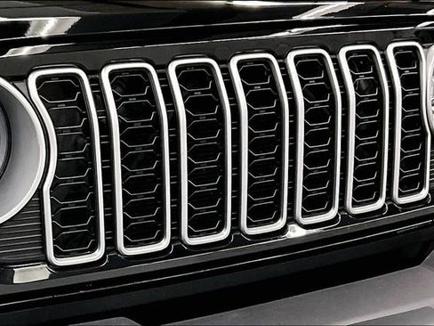 Used 2025 Jeep Wrangler Unlimited Sahara w/ Safety Group image 32