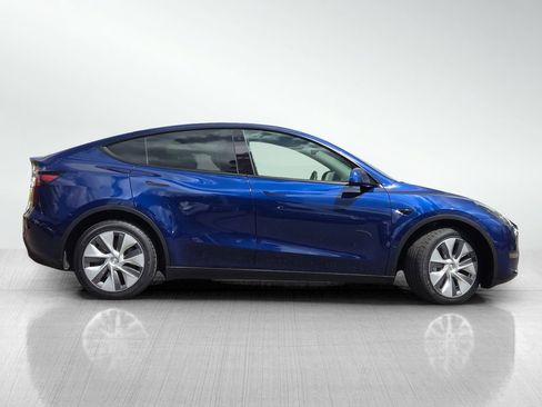 Used 2023 Tesla Model Y Long Range AWD/4WD image 3