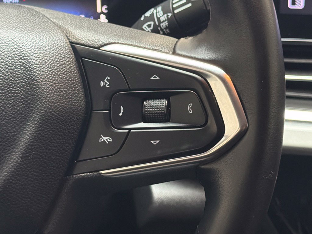 Used 2025 Chevrolet Trax LT w/ LT Convenience Package FWD image 25
