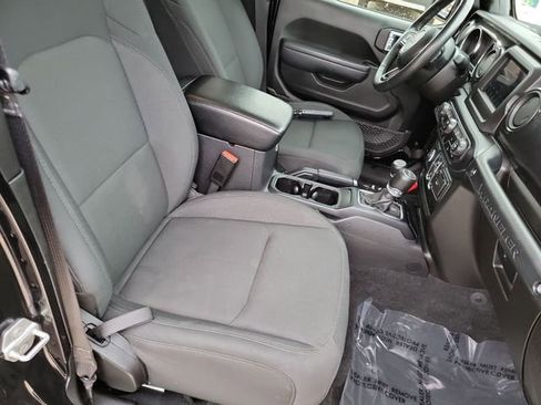 Used 2022 Jeep Wrangler Unlimited Sport image 27