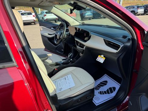 Used 2025 Buick Encore GX Avenir w/ Avenir Technology Package image 28