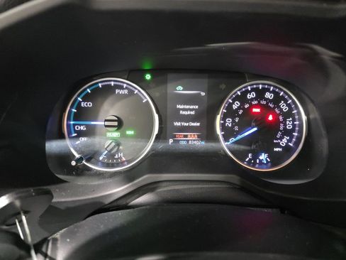 Used 2021 Toyota RAV4 XLE w/ Convenience Package image 3