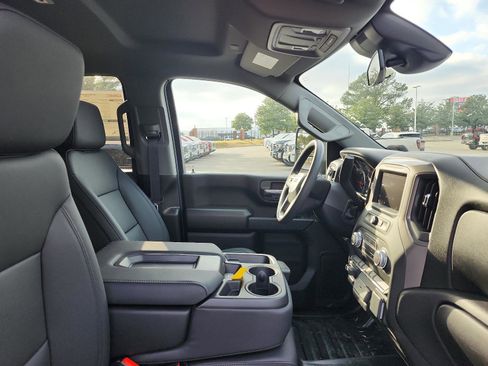 New 2026 GMC Sierra 2500 Pro w/ Convenience Package image 8