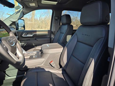 New 2026 GMC Sierra 3500 Denali w/ Denali Reserve Package AWD/4WD image 18