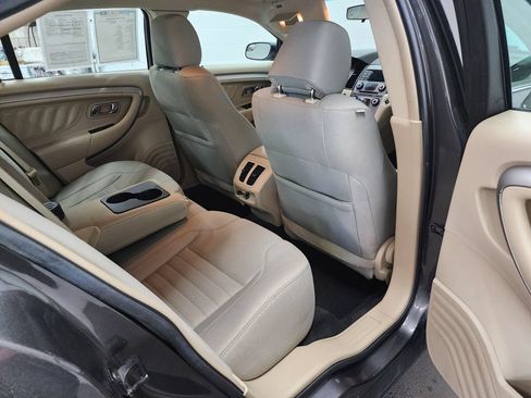 Used 2017 Ford Taurus SE FWD image 29