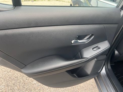 Certified 2022 Nissan Sentra SV FWD image 10