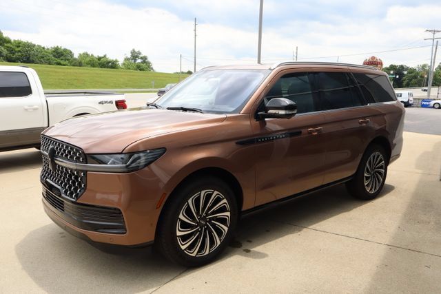 Used 2025 Lincoln Navigator Black Label AWD/4WD image 5