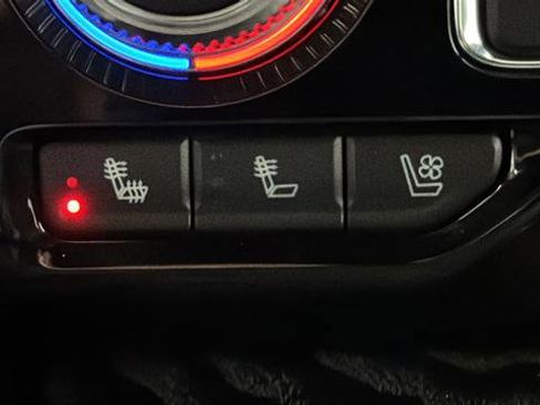 Used 2021 GMC Yukon Denali w/ Denali Premium Package image 34