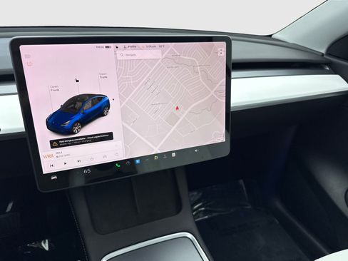 Used 2021 Tesla Model Y Long Range AWD/4WD image 22