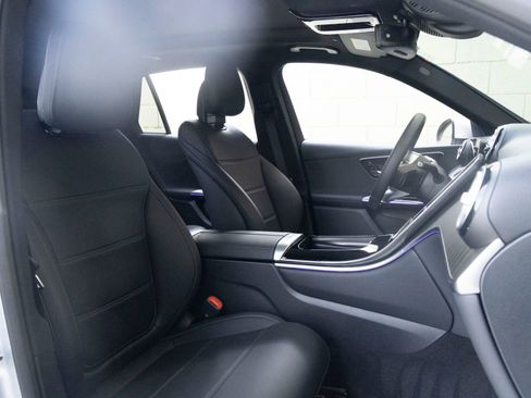 Used 2026 Mercedes-Benz GLC 300 image 25