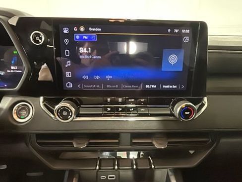 Used 2024 Chevrolet Colorado Trail Boss w/ Safety Package AWD/4WD image 25
