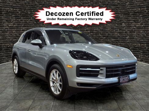 Used 2024 Porsche Cayenne AWD/4WD image 1
