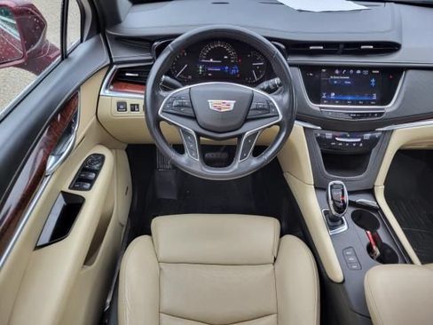 Used 2017 Cadillac XT5 Luxury w/ Driver Awareness Package AWD/4WD image 14