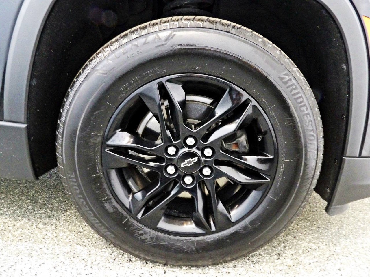 Used 2022 Chevrolet Traverse LS w/ Midnight/Sport Edition FWD image 22