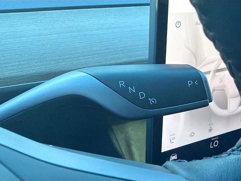 Used 2023 Tesla Model Y Long Range image 28