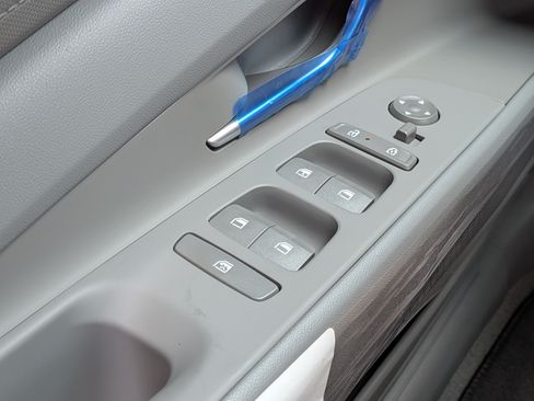 New 2026 Hyundai Elantra Limited FWD image 19