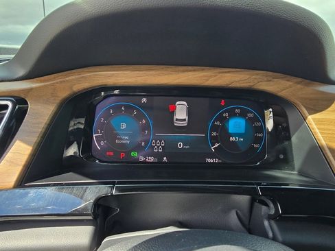 Used 2024 Volkswagen Atlas SE image 23