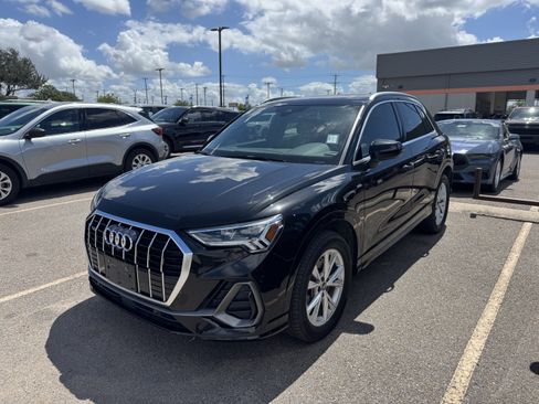 Used 2022 Audi Q3 2.0T Premium Plus w/ Premium Plus Package AWD/4WD image 3